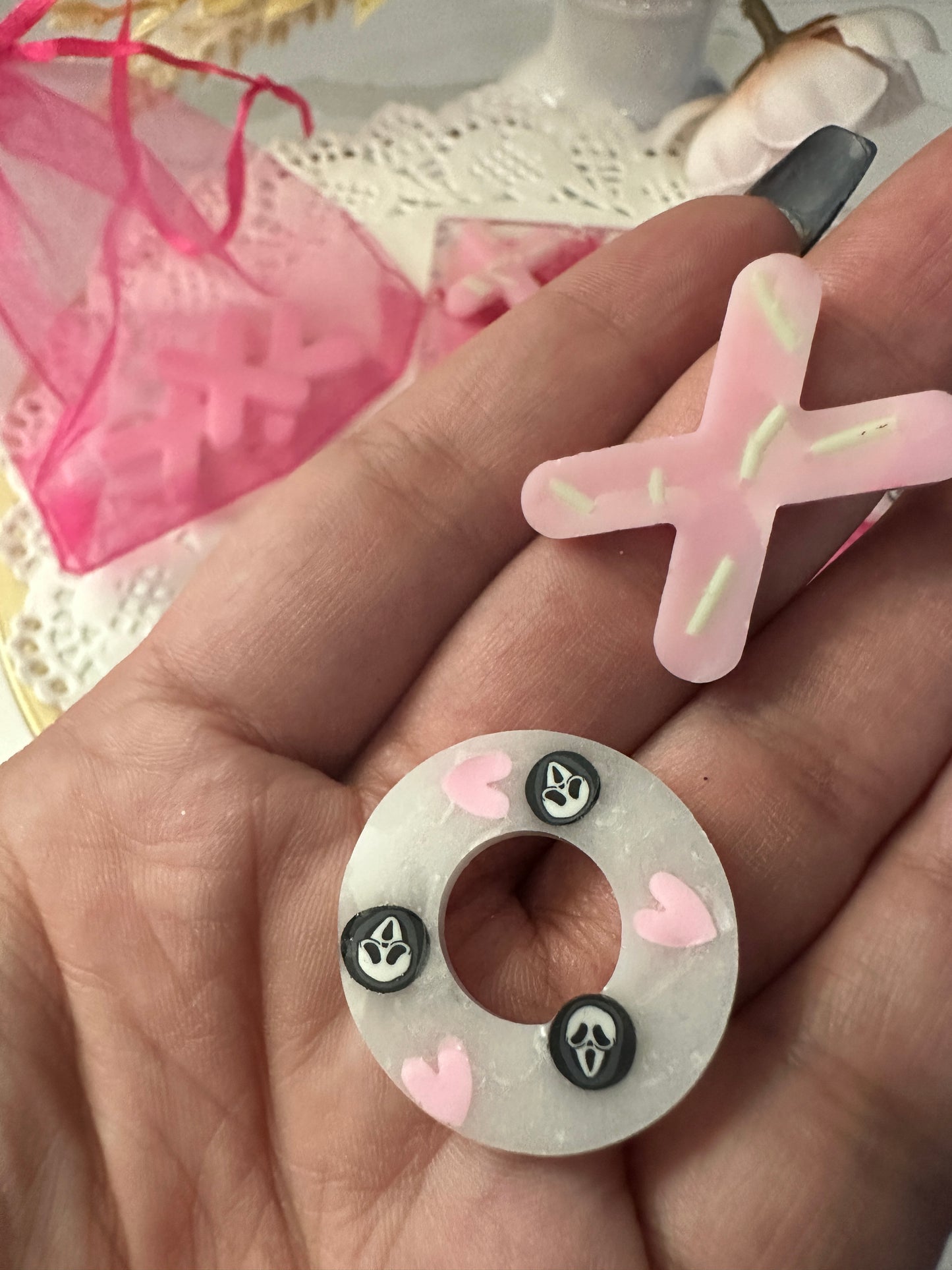 Pink Ghost Face tic tac toe